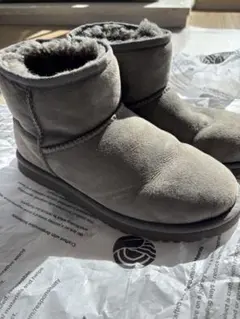 UGG グレー スエード ショートブーツ