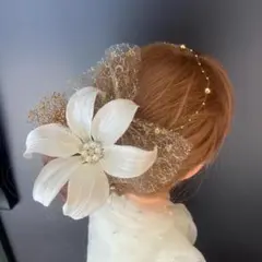 ha247 髪飾り 卒業式 成人式 袴 結婚式 着物 振袖　ゆり　ゴールド　白