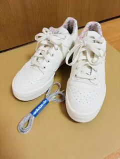 リバティ スニーカー