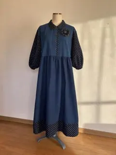 雪ん子絣と薄藍のロングワンピース ブローチ付き　着物リメイクワンピース