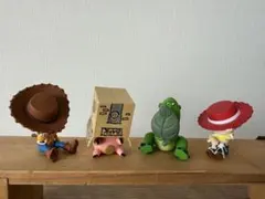 かくれんぼフィギュア　トイストーリー　ウッディ・ジェシー・ハム・レックス　ガチャ