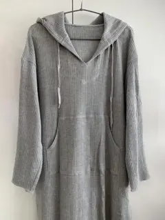 グレー フード付き ロングワンピース Vネックのサムネイル