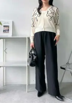 ♥️AS KNOW AS♥️刺繍デザインVネックカーディガン