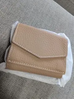 ベージュ レザー 三つ折り財布