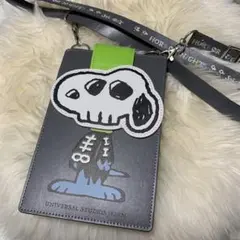 USJ 限定　スヌーピー スマホポーチ　スカル　ハロウィン