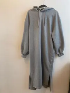 お値下げ！レディース　フード付きロング丈パーカー　グレー　one size