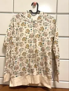 希少　ディズニーシー限定　ダッフィー&フレンズ総柄パーカーLレア