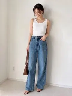UNIQLO ワイドデニム ジーンズ 23（58.5）のサムネイル