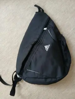 adidas ボディバッグ ブラック