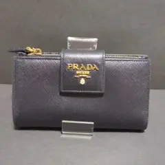 PRADA・プラダ・大容量・ 黒 二つ折り財布 サフィアーノレザー
