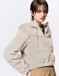 GU ファーリーフーディジャケット M