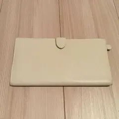 薄型長財布　ベージュ　カードが剥き出しにならない