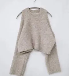 ベージュ オーバーサイズ ニット