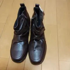 ブラウン ジッパー付きブーツ EEE幅