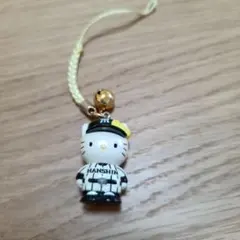 ハローキティと阪神タイガースコラボ ストラップ!! - メルカリ