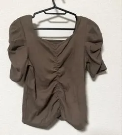 半袖　トップス　茶色