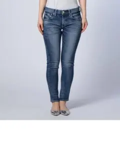 【未使用】RED CARDストレートデニム 22サイズ