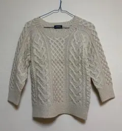 ケーブルニット