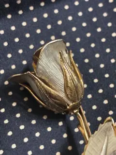 ジョバンニ　ホワイト×ゴールド ローズブローチ　ヴィンテージ