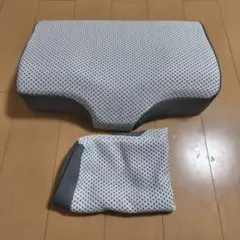 寝返りがラクになる枕　替えカバー付き　4000円相当