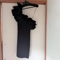 ZARA ブラックフリルワンショルダーワンピース