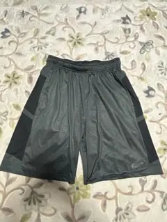 Nike DRI-FIT ブラックハーフパンツ