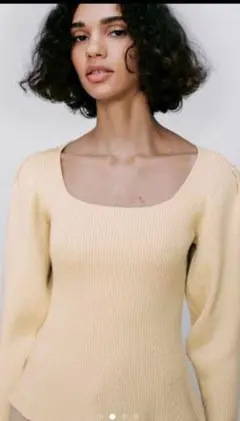 ZARA　パフ袖　スクエアネック　M