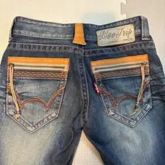 Item thumbnail for item d3ec15e8-df76-47fd-a37e-12bd4d194573