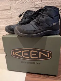 KEEN ブラック ハイカットシューズ