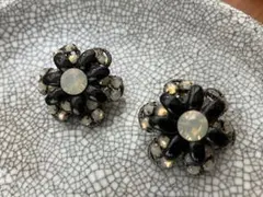 美品⭐︎オパールビーズと黒の華やかなイヤリング