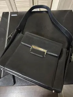 Yves Saint Laurent ブラックハンドバッグ