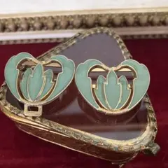 Item thumbnail for item e82ccf9d-86da-426e-bb26-42ba670accac