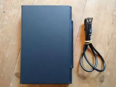 SE NEOのキーボード専用ケースと充電ケーブル