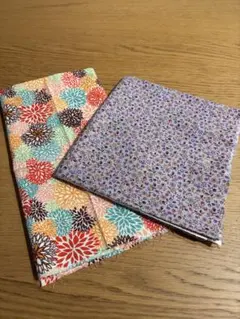 カラフルな花柄と小花柄の生地セット