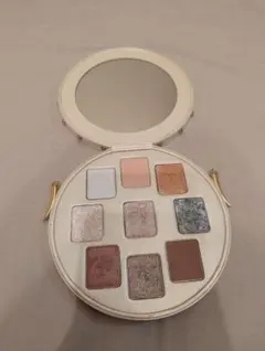 tasaki x shu uemura アイシャドウパレット