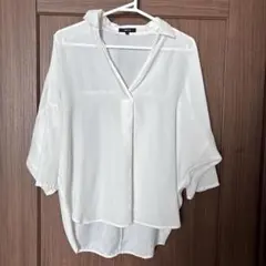 COMME CA ISM ホワイト Vネック シャツ