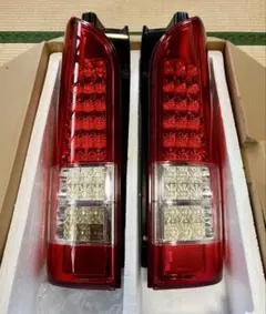 200系 ハイエース USDM 社外品 レッドテールライト - メルカリ