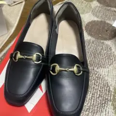 ブラックレザー ローファー 金具付き