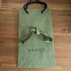 グッチ　紙袋　リボン