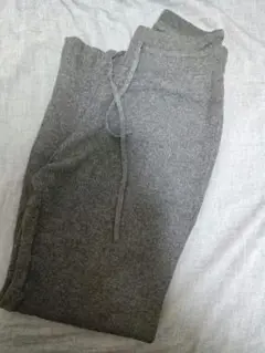 uniqlo ウォッシャブルニットリブパンツ