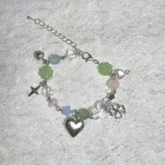 森の中の四葉ブレスレット クローバー