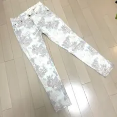 本日限定価格❣️美品✨◆DENDROBIUM花柄デニムパンツ◆36サイズ