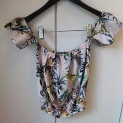 Bershka　オフショルダー