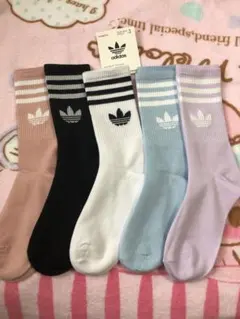 adidas ストライプソックス 5足セット　靴下　新品 クルーソックスのサムネイル