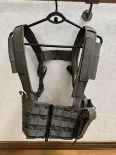 タスマニアンタイガー オリーブグリーン チェストリグ MOLLE - メルカリ