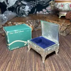 Item thumbnail for item 685131f6-9071-4235-a800-8a89018e1bdf