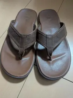 正規品　UGG ブラウン レザー トングサンダル　サイズ26cm