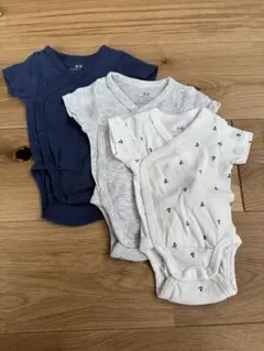 H&M 短袖ボディスーツ 3枚セット　44㎝