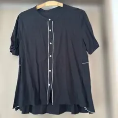 本日お値下げ　グローバルワーク　フリルデザイン 黒シャツ Mサイズ　Aラインのサムネイル