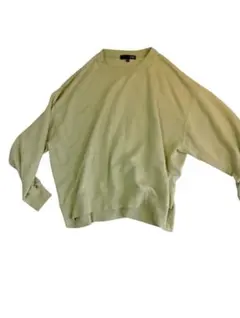 オーバーサイズ薄いグリーンスウェット